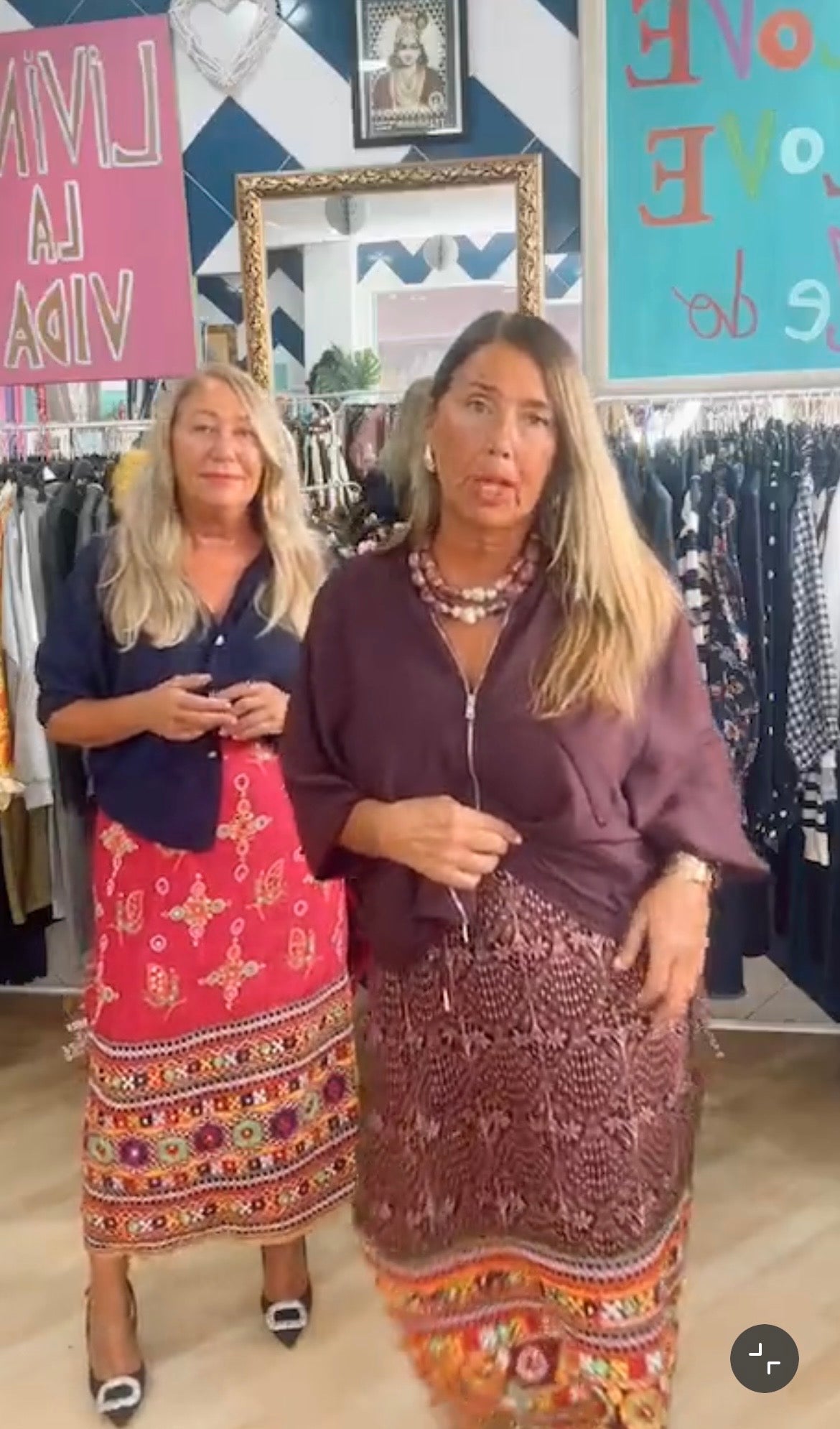 Falda SARI